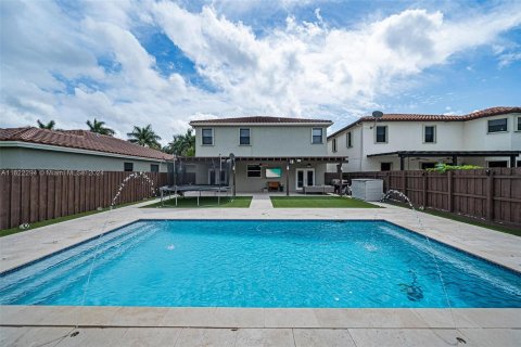 Casa en venta en Miami, Florida, 4 dormitorios, 240.34 m2 № 1269141 - foto 1