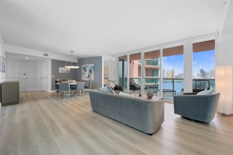 Condominio en venta en Aventura, Florida, 3 dormitorios, 173.73 m2 № 1269231 - foto 10