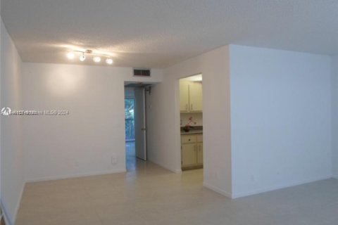 Condominio en venta en Pembroke Pines, Florida, 1 dormitorio, 75.34 m2 № 1058345 - foto 1