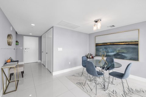 Copropriété à vendre à Miami, Floride: 2 chambres, 124.49 m2 № 1406226 - photo 9