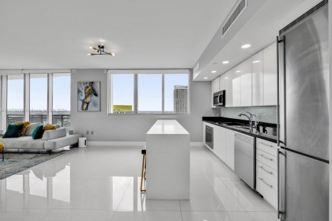 Copropriété à vendre à Miami, Floride: 2 chambres, 124.49 m2 № 1406226 - photo 10