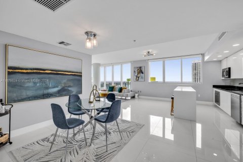 Copropriété à vendre à Miami, Floride: 2 chambres, 124.49 m2 № 1406226 - photo 3