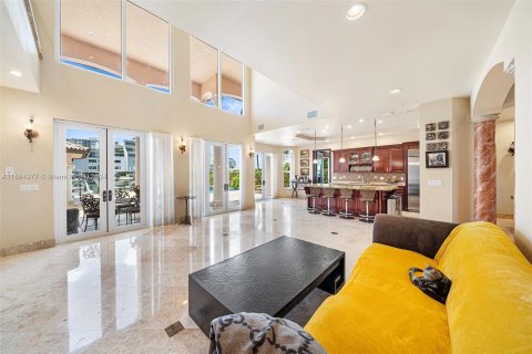 Casa en venta en Sunny Isles Beach, Florida, 6 dormitorios, 452.53 m2 № 1406140 - foto 10