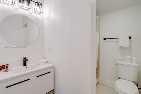 Casa en venta en Miami, Florida, 4 dormitorios, 192.77 m2 № 1372460 - foto 25