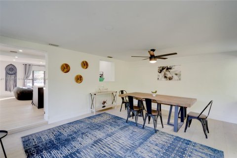 Casa en venta en Miami, Florida, 4 dormitorios, 192.77 m2 № 1372460 - foto 6