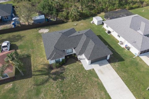 House in North Port, Florida 3 bedrooms, 142.6 sq.m. № 1053421 - photo 2