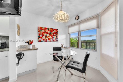 Condominio en venta en Pembroke Pines, Florida, 2 dormitorios, 126.72 m2 № 1226577 - foto 5