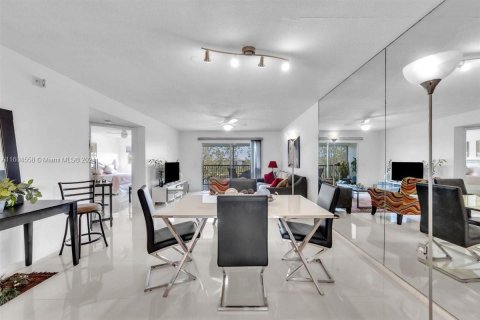 Condominio en venta en Pembroke Pines, Florida, 2 dormitorios, 126.72 m2 № 1226577 - foto 16