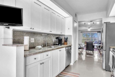 Condominio en venta en Pembroke Pines, Florida, 2 dormitorios, 126.72 m2 № 1226577 - foto 20