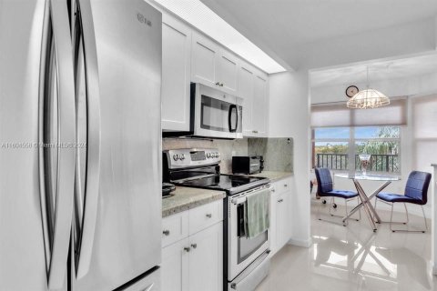 Condominio en venta en Pembroke Pines, Florida, 2 dormitorios, 126.72 m2 № 1226577 - foto 23