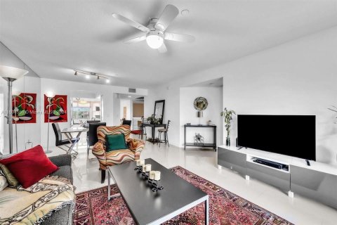 Condominio en venta en Pembroke Pines, Florida, 2 dormitorios, 126.72 m2 № 1226577 - foto 15