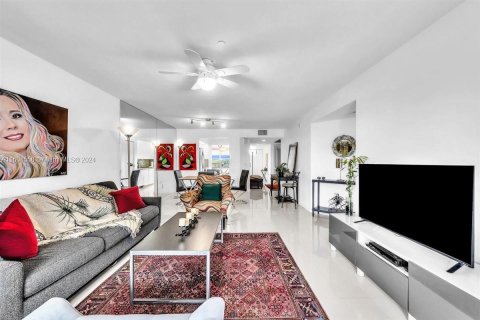 Condominio en venta en Pembroke Pines, Florida, 2 dormitorios, 126.72 m2 № 1226577 - foto 13
