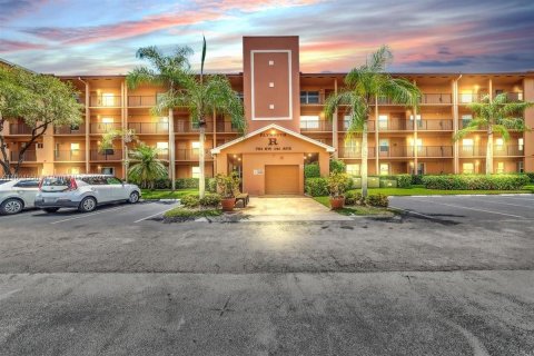 Condominio en venta en Pembroke Pines, Florida, 2 dormitorios, 126.72 m2 № 1226577 - foto 3