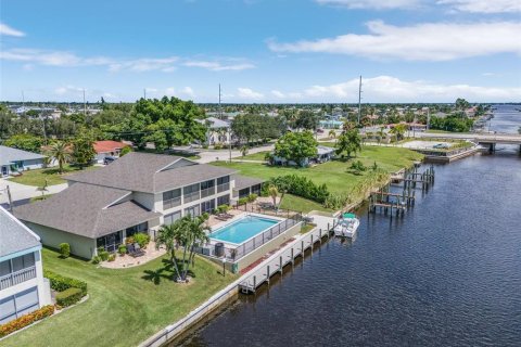 Copropriété à vendre à Cape Coral, Floride: 2 chambres, 87.98 m2 № 1380887 - photo 8