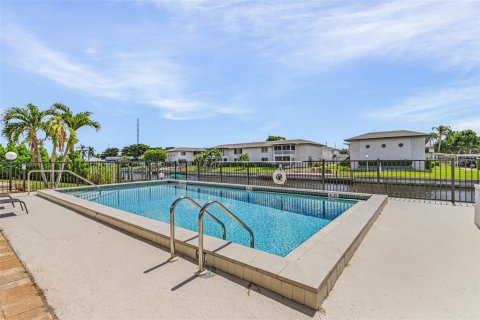 Condo in Cape Coral, Florida, 2 bedrooms  № 1380887 - photo 22