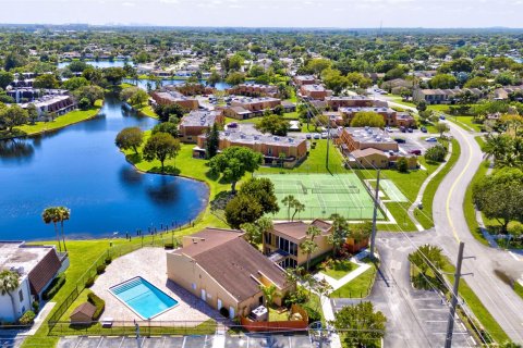 Copropriété à vendre à Pembroke Pines, Floride: 3 chambres, 136.75 m2 № 1060034 - photo 20