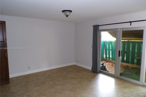 Adosado en venta en Plantation, Florida, 3 dormitorios, 137.5 m2 № 1370476 - foto 9