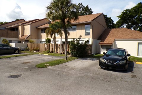 Adosado en venta en Plantation, Florida, 3 dormitorios, 137.5 m2 № 1370476 - foto 2