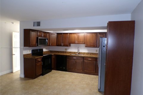 Adosado en venta en Plantation, Florida, 3 dormitorios, 137.5 m2 № 1370476 - foto 11