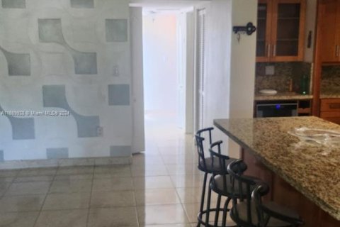 Casa en venta en Miami, Florida, 3 dormitorios, 179.67 m2 № 1388090 - foto 16