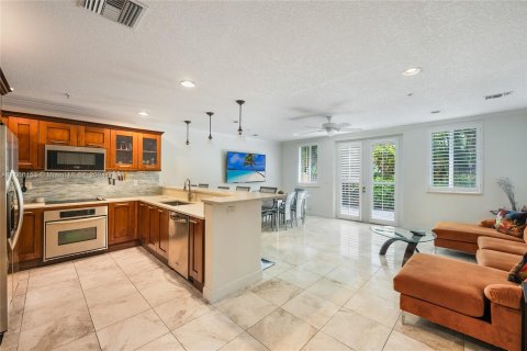 Touwnhouse à vendre à Fort Lauderdale, Floride: 4 chambres, 223.89 m2 № 1381805 - photo 2