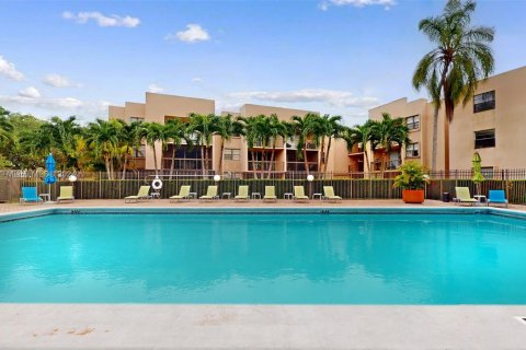 Copropriété à vendre à Miami, Floride: 2 chambres, 86.96 m2 № 1381804 - photo 27