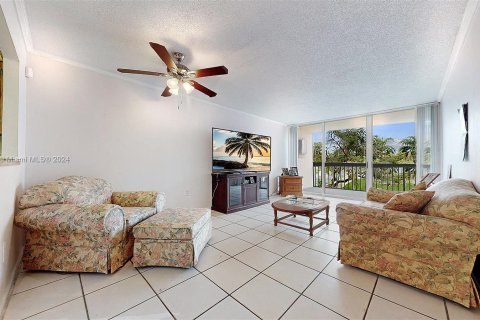 Condo in Miami, Florida, 2 bedrooms  № 1381804 - photo 6