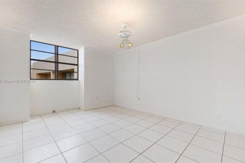 Copropriété à vendre à Miami, Floride: 2 chambres, 86.96 m2 № 1381804 - photo 17