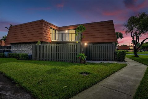 Touwnhouse à vendre à Davie, Floride: 3 chambres, 151.24 m2 № 1381807 - photo 1