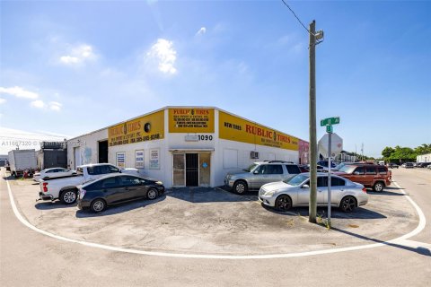 Propiedad comercial en venta en Hialeah, Florida № 1381907 - foto 5