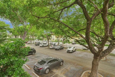 Condo in Miami, Florida, 1 bedroom  № 1381902 - photo 12