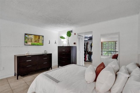 Condo in Miami, Florida, 1 bedroom  № 1381902 - photo 28