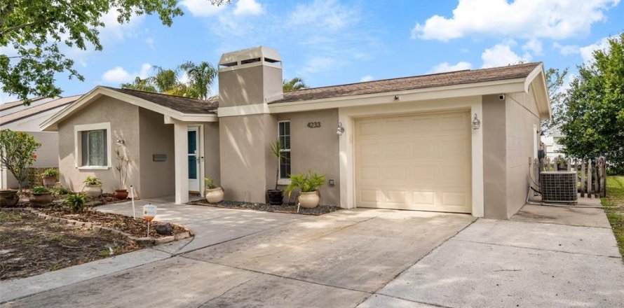 Villa ou maison à New Port Richey, Floride 3 chambres, 137.4 m2 № 1339357