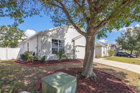 Villa ou maison à vendre à Davenport, Floride: 3 chambres, 121.7 m2 № 1283100 - photo 2