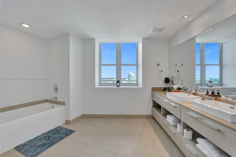 Copropriété à vendre à Hollywood, Floride: 3 chambres, 162.76 m2 № 1072118 - photo 30