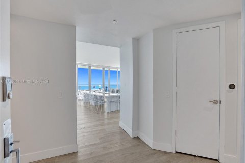 Copropriété à vendre à Hollywood, Floride: 3 chambres, 162.76 m2 № 1072118 - photo 2