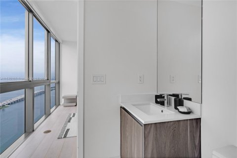 Condominio en venta en Miami, Florida, 3 dormitorios, 151.8 m2 № 1072156 - foto 27