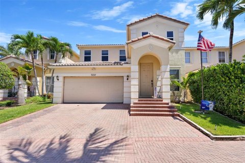 Casa en venta en Aventura, Florida, 4 dormitorios, 257.34 m2 № 1294401 - foto 1