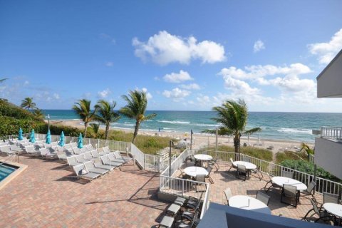 Condo in Highland Beach, Florida, 2 bedrooms  № 1171208 - photo 15