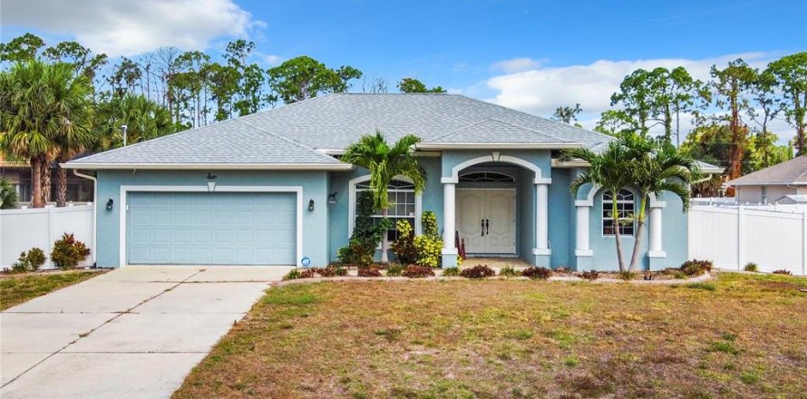 House in North Port, Florida 3 bedrooms, 170.1 sq.m. № 1195927