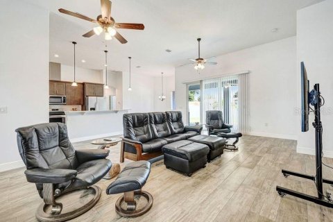 Casa en venta en Merrit Island, Florida, 4 dormitorios, 211.72 m2 № 1195963 - foto 5