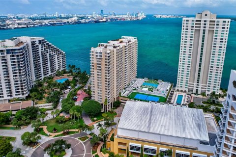 Copropriété à vendre à Miami, Floride: 2 chambres, 89.93 m2 № 1292624 - photo 28