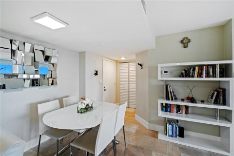 Condo in Miami, Florida, 2 bedrooms  № 1292624 - photo 6