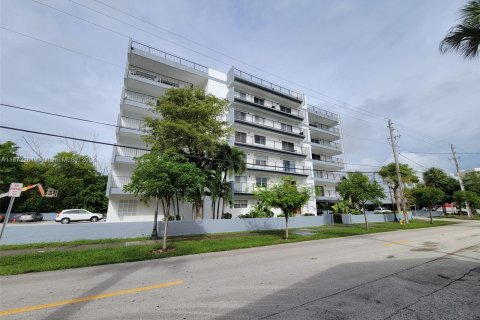 Copropriété à vendre à North Miami Beach, Floride: 2 chambres, 110.55 m2 № 1395956 - photo 19