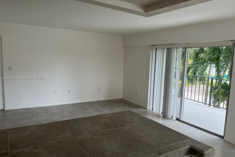 Copropriété à vendre à North Miami Beach, Floride: 2 chambres, 110.55 m2 № 1395956 - photo 7