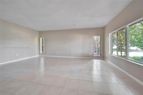 Villa ou maison à vendre à Tamarac, Floride: 3 chambres, 242.47 m2 № 1395957 - photo 20