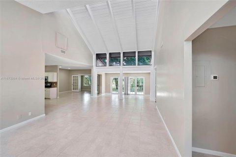 Villa ou maison à vendre à Tamarac, Floride: 3 chambres, 242.47 m2 № 1395957 - photo 3