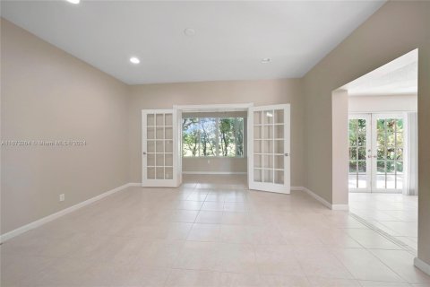 House in Tamarac, Florida 3 bedrooms, 242.47 sq.m. № 1395957 - photo 14