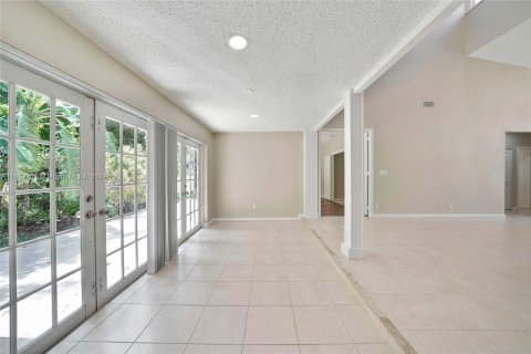 Villa ou maison à vendre à Tamarac, Floride: 3 chambres, 242.47 m2 № 1395957 - photo 11