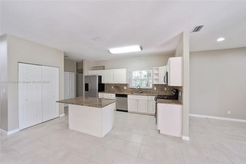 Casa en venta en Tamarac, Florida, 3 dormitorios, 242.47 m2 № 1395957 - foto 9